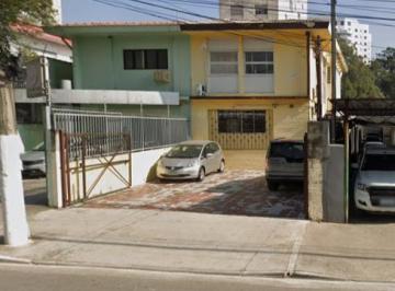 Casa · 280m² · 3 Quartos · 6 Vagas · Sobrado com 280m² localizado no Bairro de Santo Amaro em São Paulo - SP.