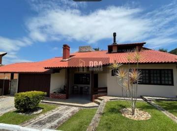 7925845f19e3.jpg · Excelente casa em condomínio fechado, Sambaqui. 3 dormitórios, 