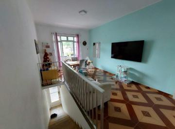 Casa · 372m² · 7 Quartos · 2 Vagas · Casa de rua, 7 quartos, 4 banheiros, 3 salas, 2 vagas cobertas.