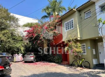 Casa · 300m² · 3 Quartos · 2 Vagas · Casa de Vila à Venda no Jardim Paulistano, com 300m², 3 dormitórios (3 suítes) e 1 vaga