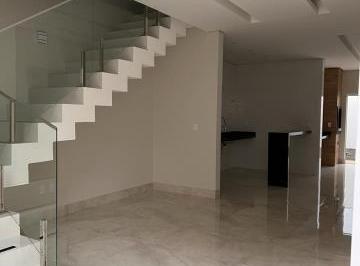 Casa · 124m² · 3 Quartos · 3 Vagas · Casa com 3 quartos à venda no Bairro Grand Ville - Uberlândia/MG