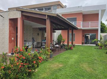 Casa · 192m² · 4 Quartos · 5 Vagas · Casa duplex em Guarajuba: localização privilegiada em condomínio lado praia!