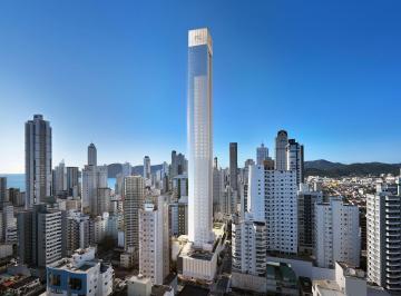 Apartamento de 4 quartos, Balneário Camboriú · Garden com amplo quintal e piscina privativa / Iconic Tower FG Empreendimentos