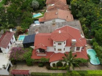 688879_i2d2efIp9Z5j416K2O2j_68887967b8b045625a1.jpg · CASA 3 DORMITÓRIOS, 2 SUITES, 4 VAGAS, 750 M2