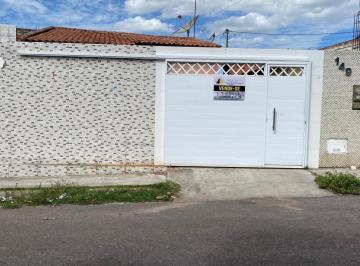 Casa de 2 quartos, Paulo Afonso · Casa com boa frente, 2 quartos, sendo 1 suite, no Jardim Bahia