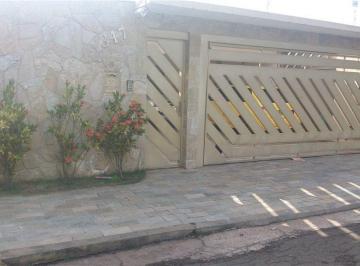 Frente · Casa Padrão em São Carlos