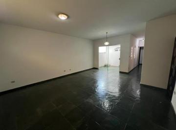 Casa · 308m² · 5 Quartos · 2 Vagas · Casa com 5 quartos à venda no Bairro Rezende Junqueira - Uberlândia/MG