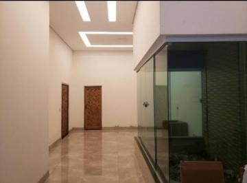 Casa · 210m² · 4 Quartos · 3 Vagas · Casa com 4 quartos à venda no Bairro Jardim Holanda - Uberlândia/MG