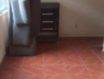 Apartamento · 116m² · 4 Quartos · Excelente Apartamento Tipo Casa Com Acesso a Outra Casa de Fundos em Olaria-Vend