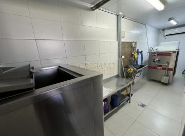 Comercial · 170m² · 4 Vagas · Ponto comercial para venda e locação de 70m² | 01 banheiro e 04 vagas de garagem | Centro | São José