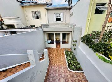 Casa · 120m² · 2 Quartos · 1 Vaga · Casa Assobrado na Rua Itapiru, a 450 metros do metrô saúde, com um quital que é uma charme.