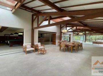 Casa · 8000m² · 5 Quartos · 10 Vagas · - 8.000 m² cercado por uma paisagem verde inenarrável