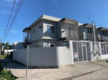 Casa de 3 quartos, Balneário Piçarras · Lindo Sobrado Centro de Piçarras, rua sem saída com muita área verde