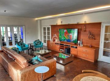 Apartamento · 365m² · 4 Quartos · 1 Vaga · Apartamento composto por 3 Salas, 4 Quartos com 2 suites de frente com vaga no flamengo