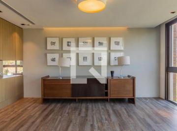 Sobre o imóvel: o apto é " uma casa na árvore " , rodeado pela copa das árvores · Apartamento à Venda - Três Figueiras, 5 Quartos, 620 m² - Porto Alegre