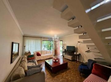 Casa · 152m² · 3 Quartos · 2 Vagas · Sobrado frontal á venda na Penha, bem amplo conta com três quartos, 2 vagas com edicula.