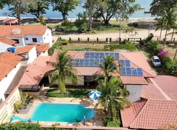 Casa · 615m² · 5 Quartos · 6 Vagas · Casa Frente Praia – Um Paraíso na Região dos Lagos!