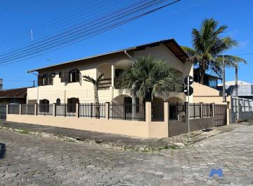 Casa · 230m² · 6 Quartos · 2 Vagas · Casa em Enseada, São Francisco do Sul/SC