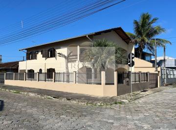 Casa · 230m² · 6 Quartos · 2 Vagas · Casa em Enseada, São Francisco do Sul/SC