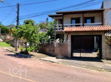 9cb69a89 · Casa, 3 dormitórios, 210.42 m², em Petrópolis