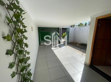 Casa · 3 Quartos · 2 Vagas · Casa à Venda no Jardim Universitário - 3 Quartos, 1 Suíte, Cuiabá MT