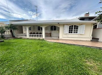 Casa de 4 quartos, Curitiba · Casa com 4 quartos à venda em Santo Inácio - PR