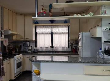 Casa · 258m² · 3 Quartos · 4 Vagas · Sobrado no Jardim Milena.