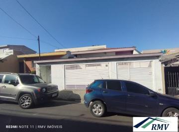 Casa · 250m² · 3 Quartos · 5 Vagas · Casa térrea no Centro.