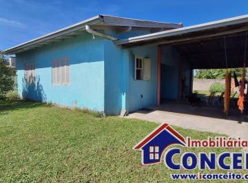 Casa de 3 quartos, Tramandaí · C1004 - Residência composta de 03 dormitórios em excelente localização