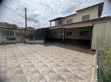 Casa de 3 quartos, Santa Maria · LINDO SOBRADO ,LOCALIZAÇÃO PRIVILEGIADA DE ESQUINA FRENTRE LIVRE