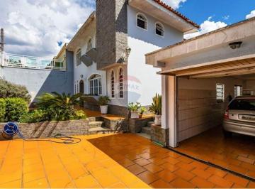 Casa · 107m² · 5 Quartos · 3 Vagas · Casa com terreno e edícula no Jardim das Américas! em frente ao hospital Erasto Gaertner