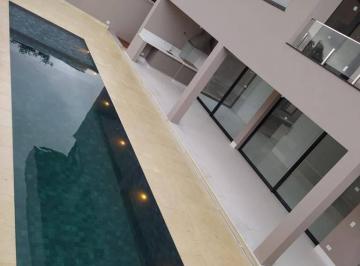 Casa · 560m² · 4 Quartos · 4 Vagas · Ótima oportunidade! bela casa Alpha 1, com 4 Suítes, 560m².