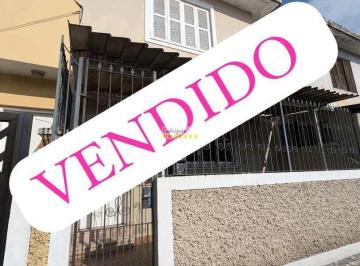 Casa · 84m² · 2 Quartos · Sobrado com 2 quartos, Vila São Jorge, São Vicente - R$ 305 mil, Cod: 4146