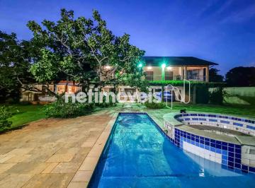 9cb80f73-baa4-4fc9-8789-c2ef7e4a43e7.webp · Casa com 637m² de área construída com ampla área verde com acesso ao corrégo.