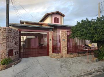 Área de Serviço · Casa com 3 quartos à venda em Parque Das Colinas - SP