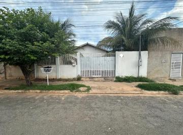 Casa de 3 quartos, Cuiabá · Casa confortável e Arejada