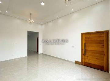 Casa · 168m² · 3 Quartos · 2 Vagas · Casa térrea no Parque São Cristóvão com piscina e 2 suítes