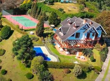 Casa · 977m² · 5 Quartos · 6 Vagas · Casa Condomínio Campos do Jordão | 977 m² | 5 Suítes | Lazer Completo