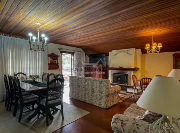 Apartamento · 122m² · 2 Quartos · 2 Vagas · INDISPONÍVEL | Apartamento no Capivari em Campos do Jordão
