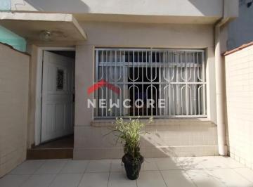 Casa · 64m² · 2 Quartos · Sobrado em  Rua Hélio Ansaldo - Macuco - Santos/SP