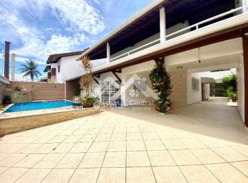 Casa · 451m² · 7 Quartos · 6 Vagas · Sobrado com piscina, lado praia e perto do centro de Peruíbe