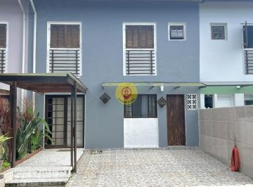 Casa · 80m² · 2 Quartos · 2 Vagas · Casa em Condomínio – Conforto e Lazer a 700 Metros da Praia