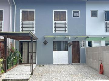 Casa · 80m² · 2 Quartos · 2 Vagas · Casa em Condomínio – Conforto e Lazer a 700 Metros da Praia