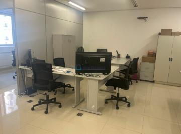 Comercial · 95m² · 2 Vagas · Conjunto comercial à venda na Av. Santo Amaro