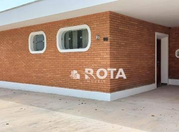 a5768b6921823deeba083ba88f2a281076a53492 · casa térrea com 3 quartos (1 suíte) + piscina + portão eletrônico.