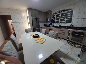 Casa · 210m² · 2 Quartos · Casa à venda - no Jardim Maria Eugênia