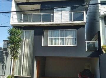 syo5z802odqwztgzmdflzdmy_md · Casa com 3 Suítes e Área Gourmet à Venda no Condomínio Villa dos Inglezes
