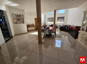 Casa · 299m² · 4 Quartos · 4 Vagas · Casa à Venda no Bairro Dona Margarida em Santa Bárbara d'Oeste
