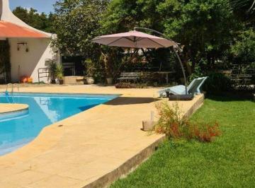 Rural · 2501m² · 2 Quartos · Chácara à venda na Estrada do Barreirinho em Santa Bárbara d'Oeste. 