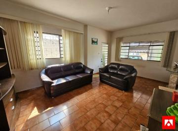 Casa · 157m² · 4 Quartos · 2 Vagas · Casa ampla com edícula à venda na Vila Linópolis, em Santa Bárbara d'Oeste